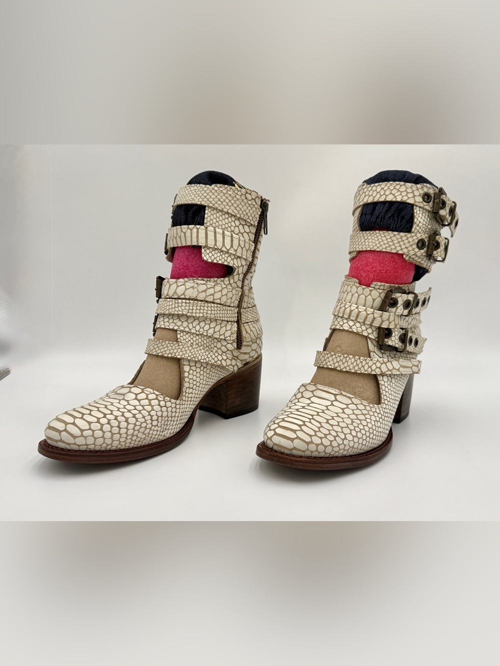 FREEBIRD By Steven CLOVER | Rare OG White Snake Maryjane Heeled Booties - Sz 8 - Picture 6 of 11